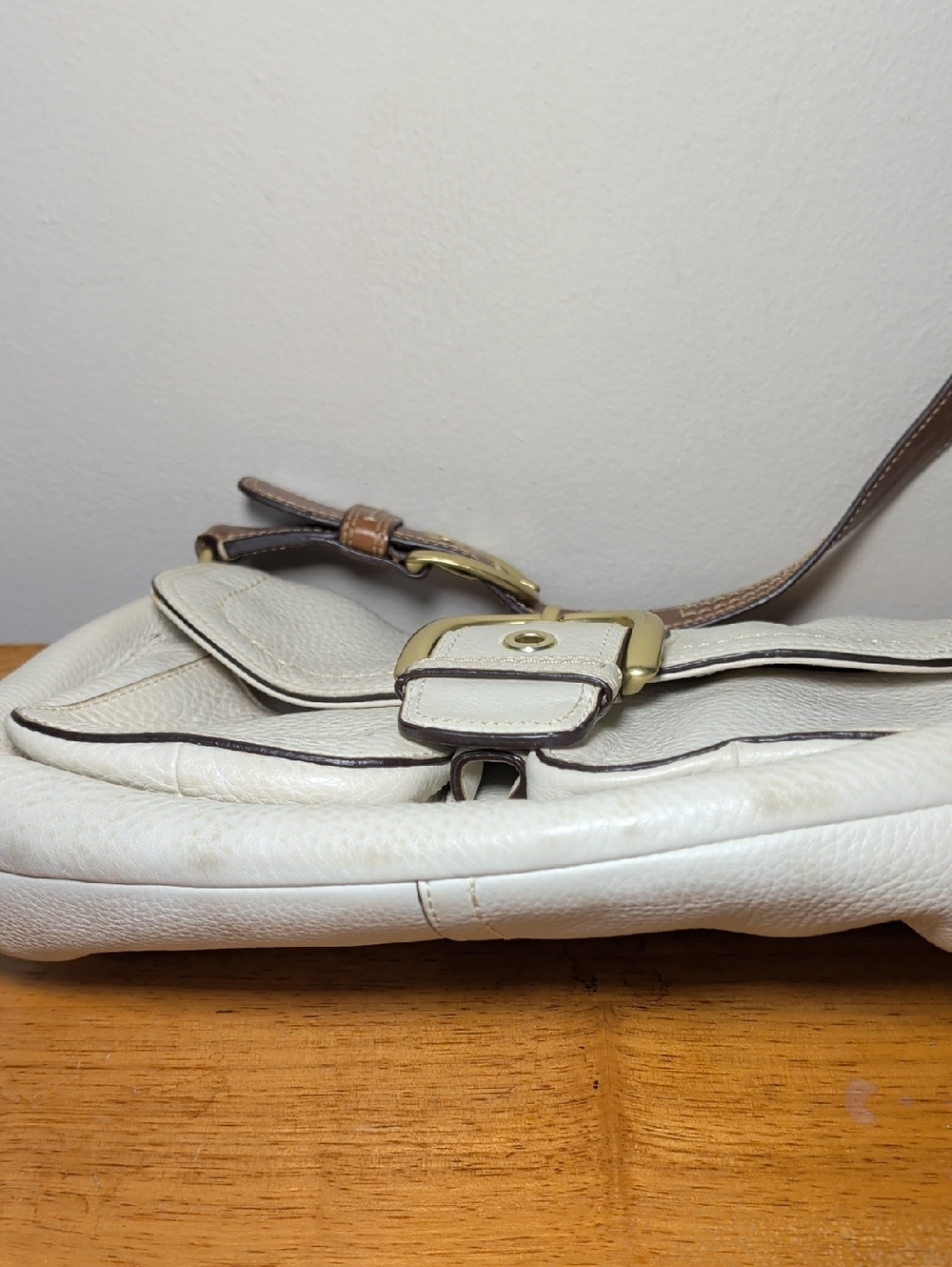 Coach Soho Flap Bag in Cream Pebbled Leather Brown Handle Brass Hardware Y2K - Picture 12 of 12